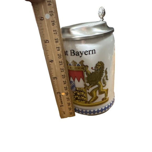 German Bayern Stein with Pewter Lid - Picture 10 of 10